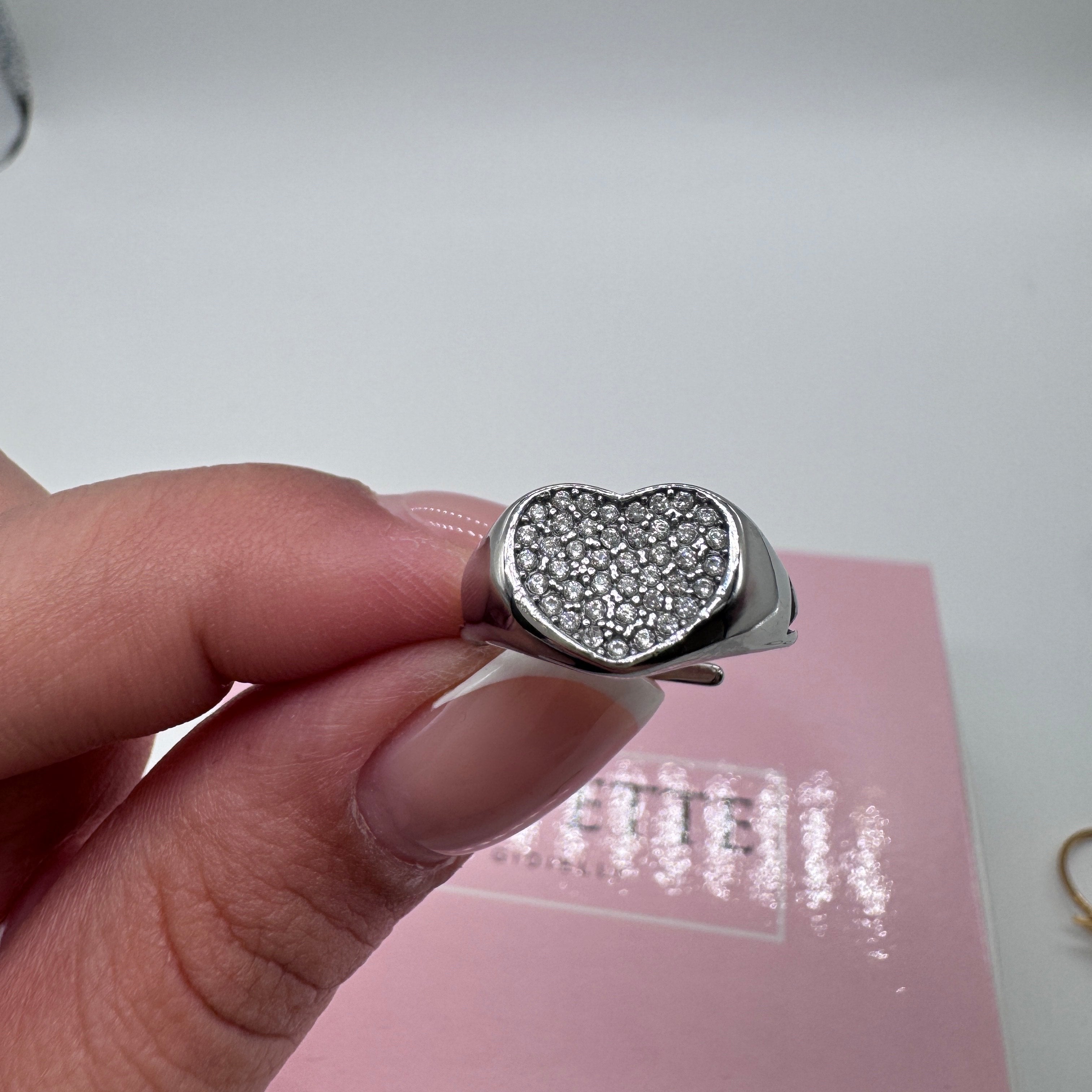 Anello cuore pavè