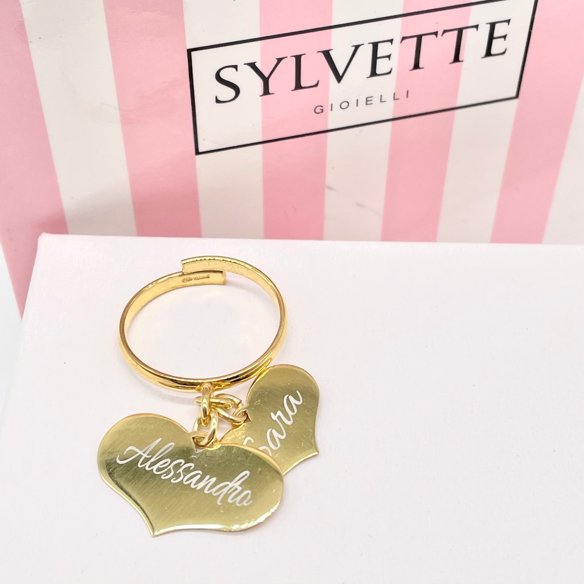 Anello con due cuori incisi